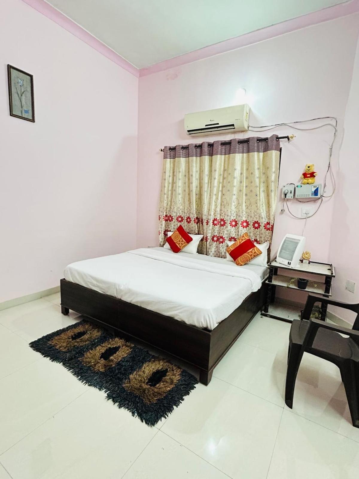 Yk Villa Varanasi